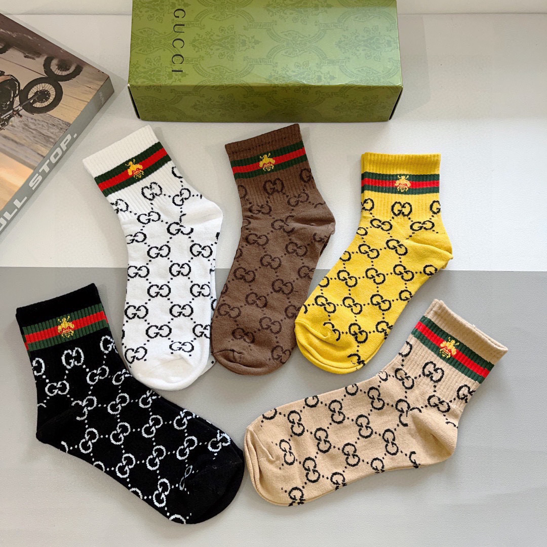 （一盒5双）
GUCCI 古奇2023新款袜子！纯棉面料，火爆图案，专柜同步中短筒袜子，大牌出街，潮人必