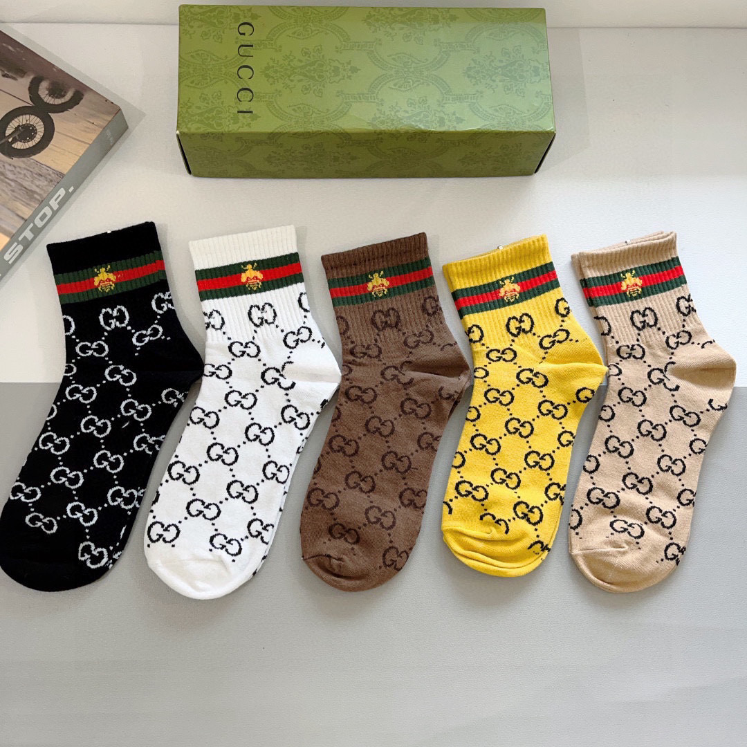 （一盒5双）
GUCCI 古奇2023新款袜子！纯棉面料，火爆图案，专柜同步中短筒袜子，大牌出街，潮人必