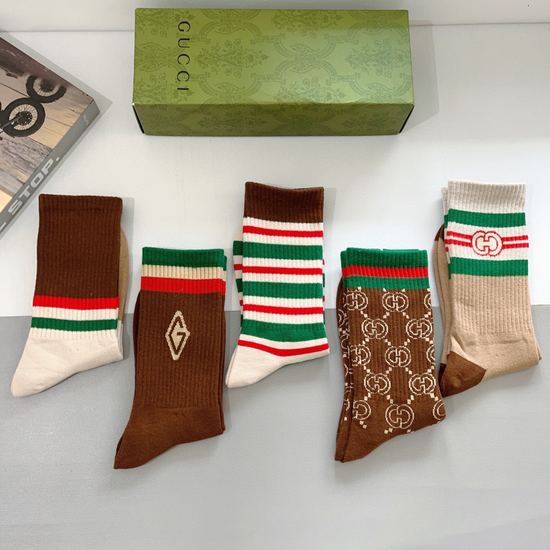 （一盒5双）
 Gucci 古奇 新款长筒袜子，纯棉面料，潮人必备 ，Gucci 爆款，经典双G，个性时