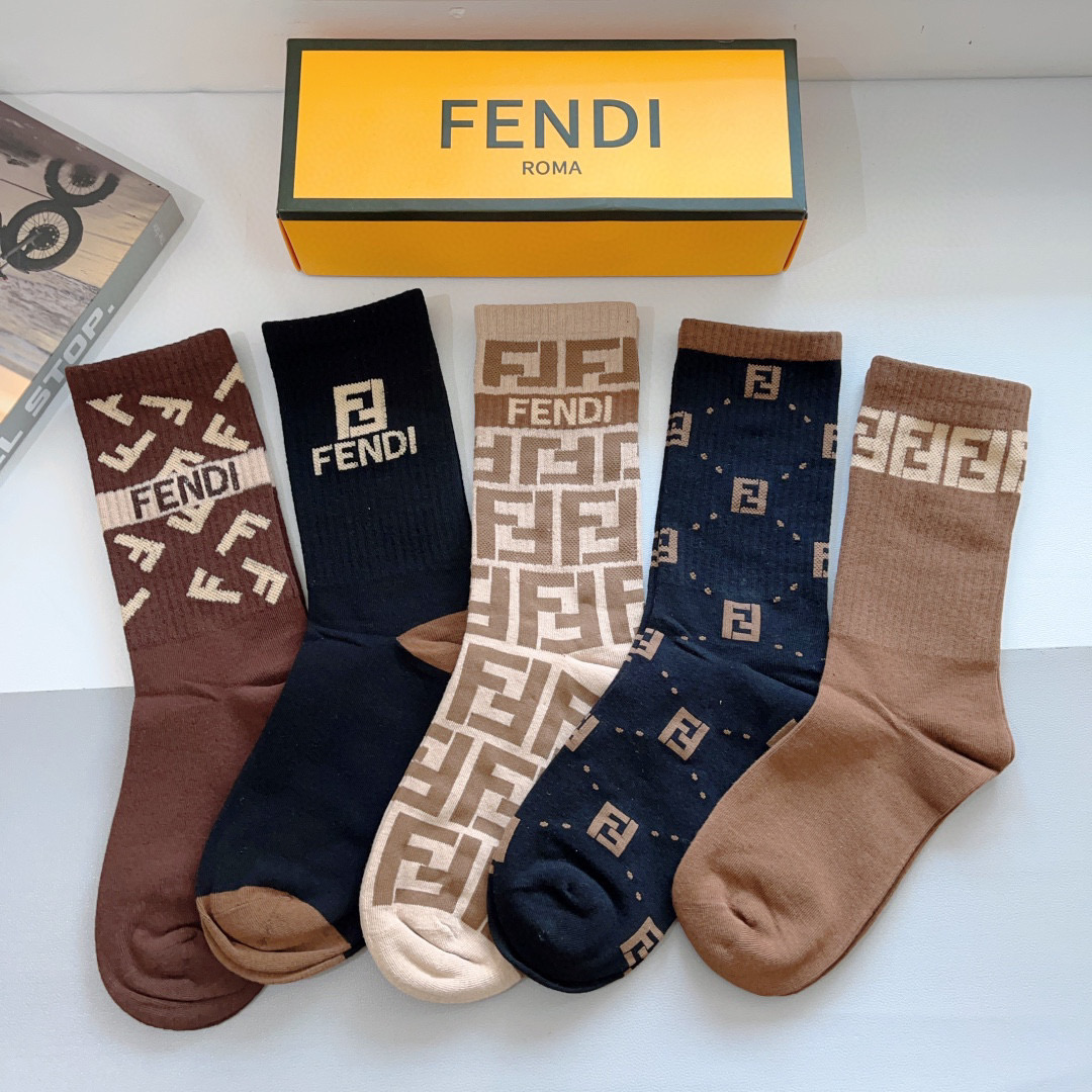 NO:294408,Packaging [one box of 5 pairs] FENDI high-end version ~ The new Internet celebrity Fendi long-tube calf socks are super soft and trendy. The quality of the counter purchasing agent!  socks, stockings, socks, fendi, fendi, socks19860909配包装【一盒5双】 FENDI芬迪高版本 ～网红新款芬迪长筒小腿袜子超级柔软潮人必不能少的双F 专柜代购品质 ！袜子,丝袜,袜子,fendi,fendi,socks,accessory