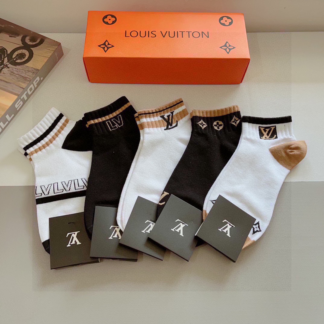 NO:294407,Packaging (5 pairs per box) LV Louis Vuitton Super popular socks, pure cotton fabric, a must-have for trendy people. Hot products, classic letter logo mid-tube socks, personalized and fashionable and versatile style,!  You deserve combed cotton fabric, super soft material, comfortable and breathable, fashionable and versatile socks, stockings, socks, louis vuitton, louis vuitton, socks19860909配包装（一盒5双） LV 路易威登 超火爆袜子,纯棉面料,潮人必备 爆款,经典字母logo中筒袜,个性时尚百搭款,！你值得拥有哦精梳棉面料,超柔软材质,舒适透气,时尚百搭款 袜子,丝袜,袜子,louis vuitton,louis vuitton,socks,accessory