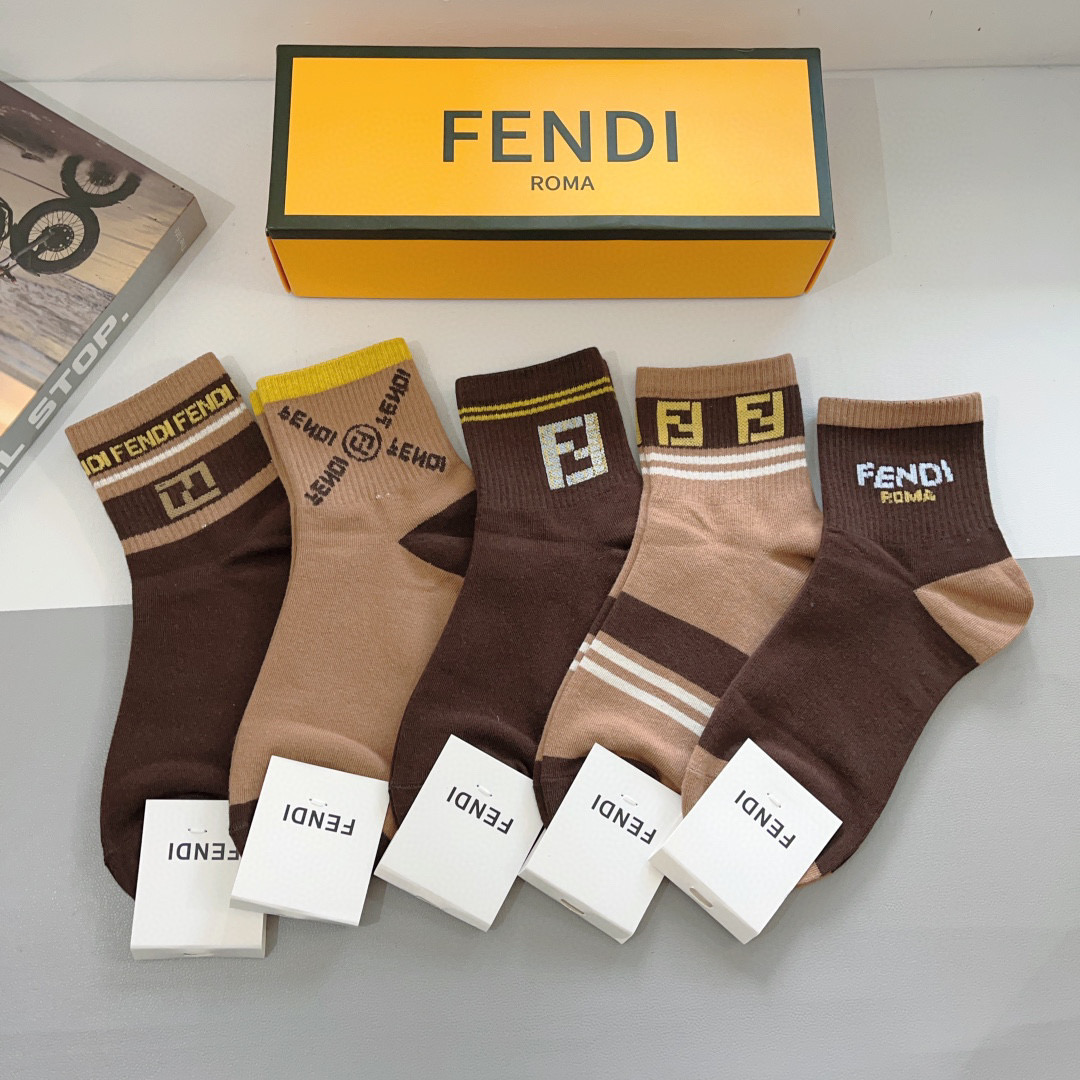 NO:294426,Packaging (one box of 5 pairs) FENDI Fendi Alphabet Double F hot boat socks, practical and easy to wear, soft and breathable, fashionable and versatile, big brands to go out. Socks, stockings, socks, fendi, fendi, socks19860909配包装（一盒5双） FENDI 芬迪 字母双Ｆ爆款船袜 袜子,实用好穿 柔软透气,时尚百搭款,大牌出街.袜子,丝袜,袜子,fendi,fendi,socks,accessory
