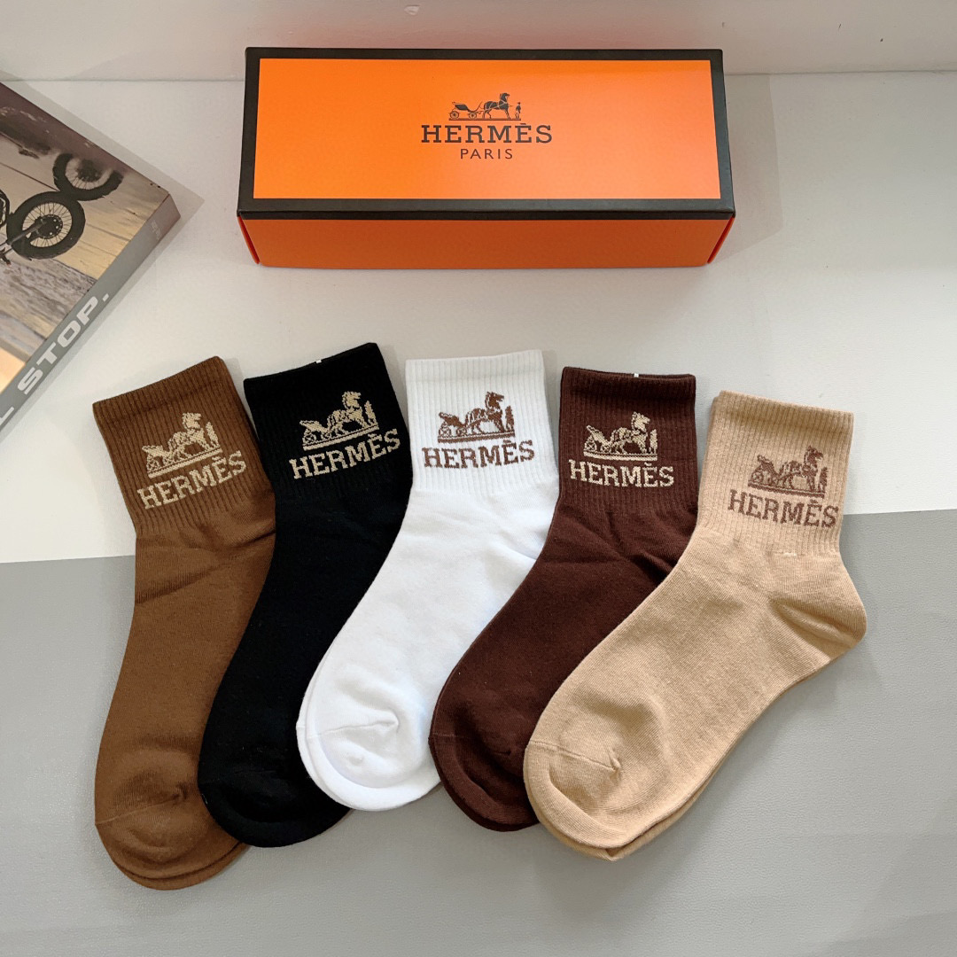 NO:294416,Packaging [one box of 5 pairs] HERMES Hermes high-end version. The counter purchasing quality that is super soft and trendy for people with fashion. Medium tube socks are super high and stylish when paired ~~ Recommended and recommended ~~ Must-in-one fashionable items!  !  !  socks, stockings, socks, hermes, hermes, socks19860909配包装【一盒5双】 HERMES爱马仕高版本 中筒袜子超级柔软潮人必不能少的专柜代购品质 中筒袜子 ,搭配起来超高逼格 ～～推荐推荐推荐～～必入时髦小单品！！！袜子,丝袜,袜子,hermes,hermes,socks,accessory