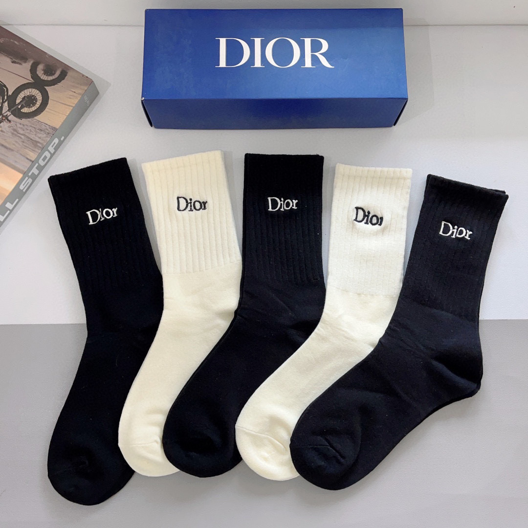 NO:294431,Packaging (5 pairs per box) Dior (Dior) Super popular embroidered calf socks Pure cotton fabric, a must-have for trendy people Classic stockings, personalized and fashionable versatile styles, you deserve super soft material, comfortable and breathable, fashionable versatile styles Socks, stockings, socks, dior, dior, socks19860909配包装（一盒5双）  Dior（迪奥） 超火爆刺绣小腿袜子 纯棉面料,潮人必备 经典长筒袜,个性时尚百搭款,你值得拥有哦超柔软材质,舒适透气,时尚百搭款 袜子,丝袜,袜子,dior,dior,socks,accessory