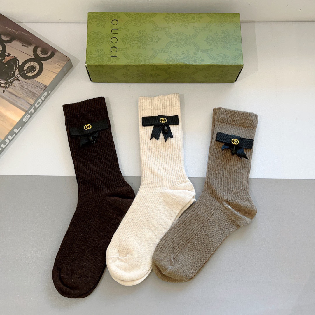 NO:294947,With packaging (one box of 3 pairs) Gucci (Guci) super popular high-end classic letter logo long tube socks, unique and fashionable and versatile style,!  You deserve it. Super soft material is comfortable and breathable, fashionable and versatile. Socks, stockings, socks, gucci, socks.19860909配包装（一盒3双）  Gucci（古奇）超火爆高版本经典字母logo长筒袜子,个性时尚百搭款,！你值得拥有哦超柔软材质舒适透气,时尚百搭款 袜子,丝袜,袜子,gucci,socks,accessory