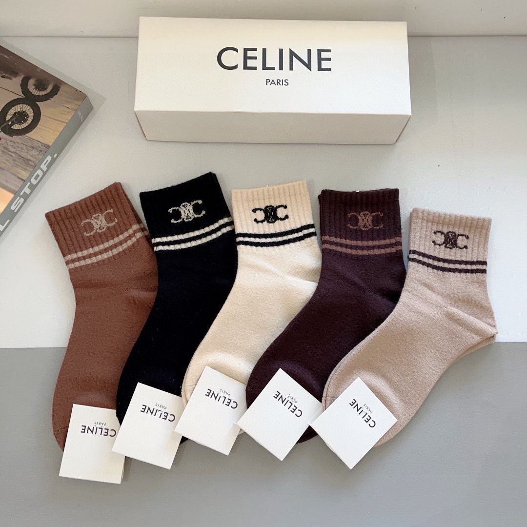 NO:294940,Packaging (one box of 5 pairs) CELINE new high-version cashmere fabric classic mid-tube socks, unique and fashionable and versatile,!  You deserve it. Super soft material is comfortable and breathable, fashionable and versatile. Socks, stockings, socks, celine, celine, socks19860909配包装（一盒5双）  CELINE（赛琳）新款高版本羊绒面料经典中筒袜子,个性时尚百搭款,！你值得拥有哦超柔软材质舒适透气,时尚百搭款 袜子,丝袜,袜子,celine,celine,socks,accessory
