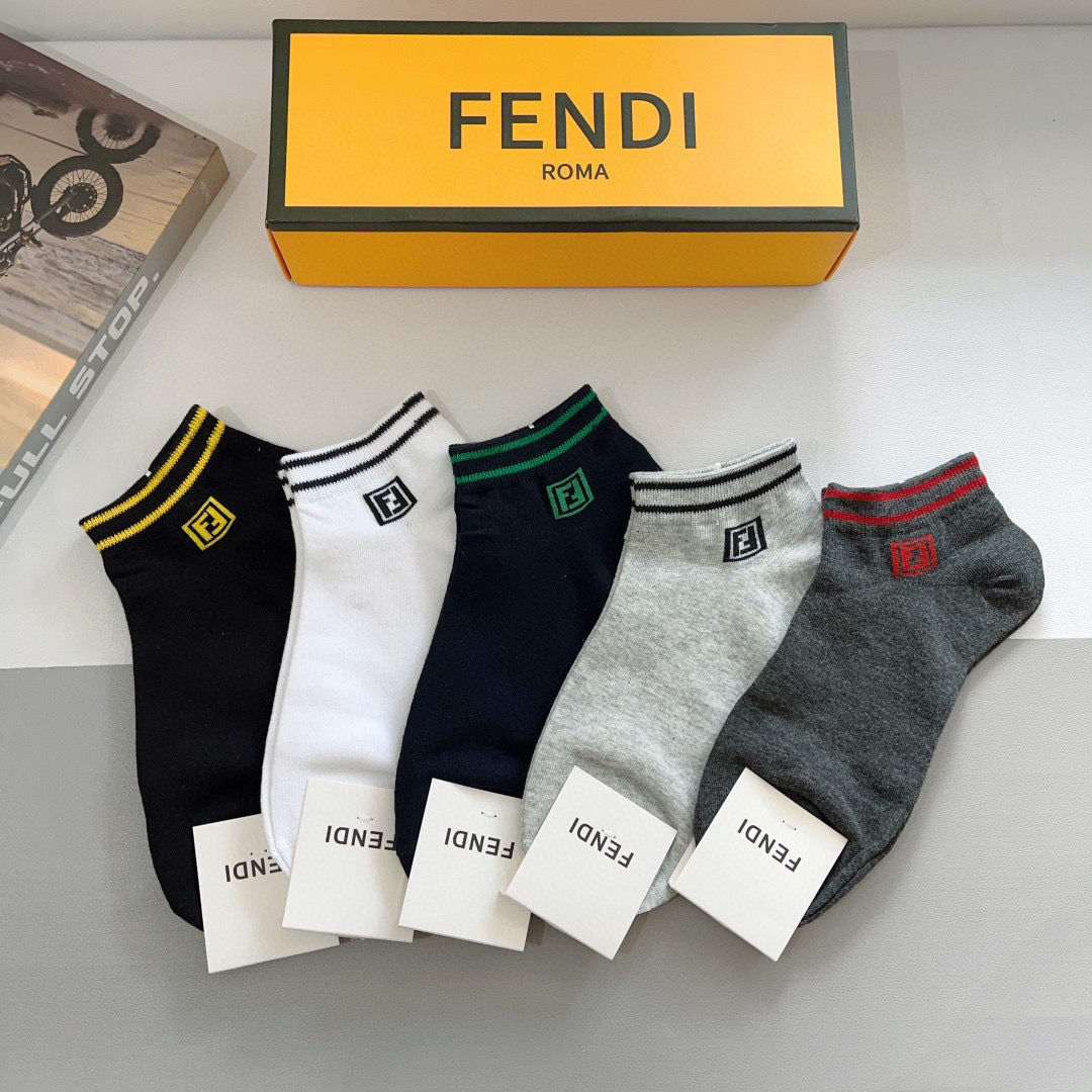 NO:294948,Packaging (one box of 5 pairs) FENDI Fendi Double F letter hot short socks, practical and easy to wear Pure cotton fabric soft and breathable, fashionable and versatile, big brands out on the street. Socks, stockings, socks, fendi, fendi, socks19860909配包装（一盒5双） FENDI 芬迪 双Ｆ字母爆款短款袜子,实用好穿 纯棉面料 柔软透气,时尚百搭款,大牌出街.袜子,丝袜,袜子,fendi,fendi,socks,accessory