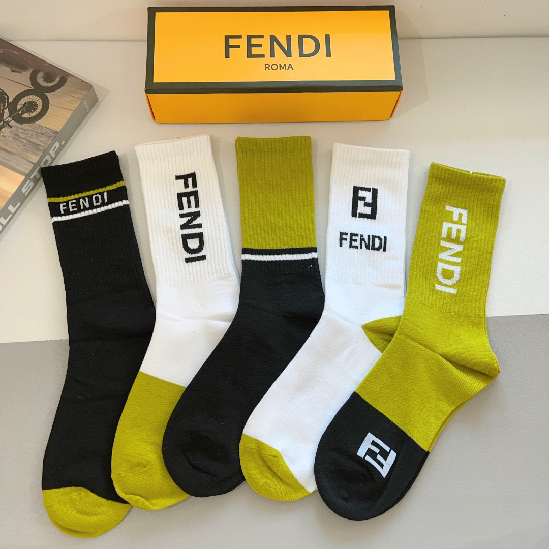 NO:294965,Packaging (one box of 5 pairs) FENDI letter double F hot style men and women long tube socks, pure cotton fabric, same style for counter, practical and easy to wear, soft and breathable, fashionable and versatile, big brands out on the street. Socks, stockings, socks, fendi, fendi, socks19860909配包装（一盒5双） FENDI 芬迪 字母双Ｆ爆款男女款长筒小腿袜子,纯棉面料, 专柜同款 实用好穿 柔软透气,时尚百搭款,大牌出街.袜子,丝袜,袜子,fendi,fendi,socks,accessory