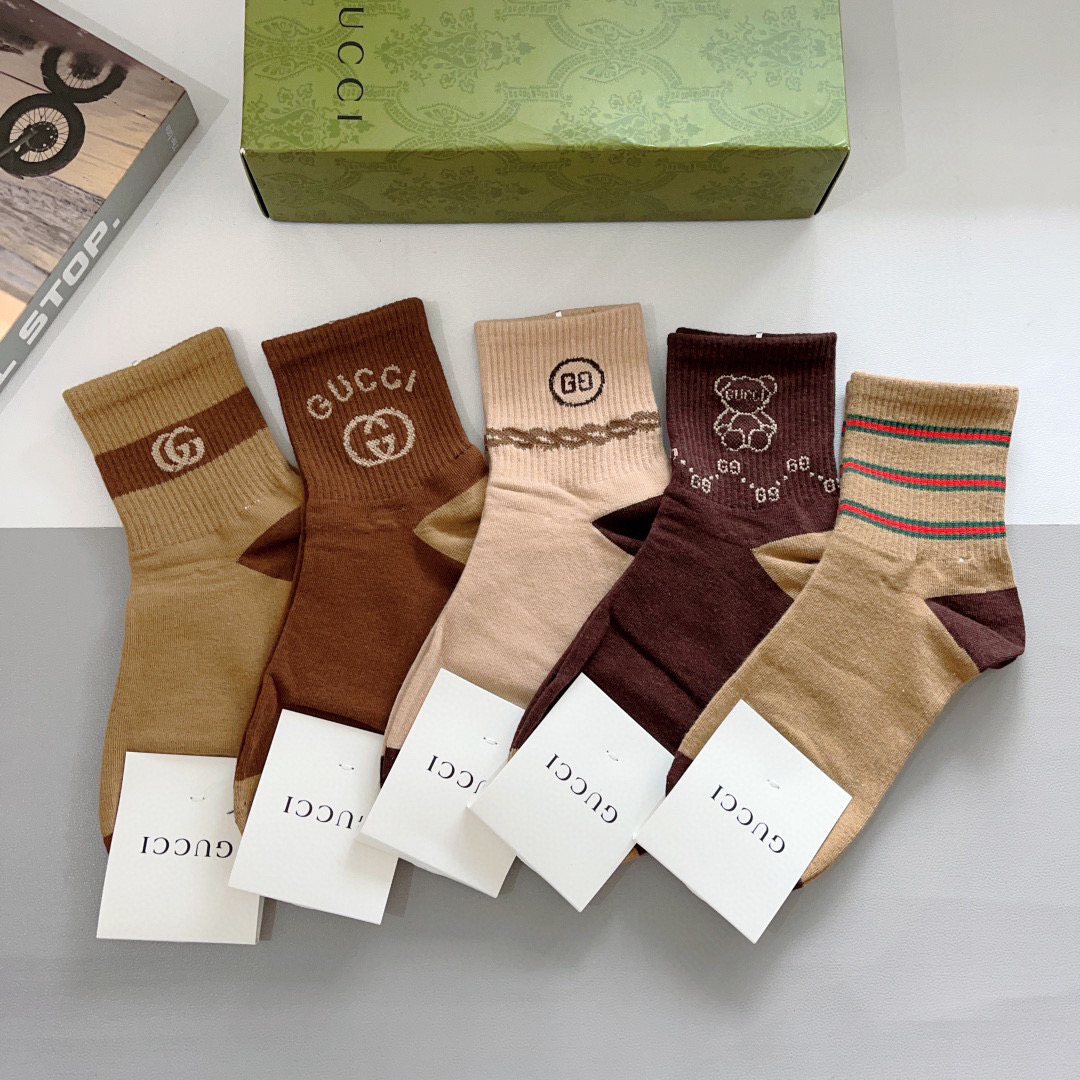 NO:294974,Packaging (5 pairs per box) Gucci Super popular small items, pure cotton fabric, must-have for trendy people Hot products, classic letter logo mid-tube stockings, personalized and fashionable versatile styles, you deserve to have combed cotton fabric, super soft material, comfortable and breathable, fashionable versatile styles Socks, stockings, socks, gucci, socks19860909配包装（一盒5双）  Gucci 古奇 超火爆小单品,纯棉面料,潮人必备 爆款,经典字母logo中筒袜,个性时尚百搭款,你值得拥有哦精梳棉面料,超柔软材质,舒适透气,时尚百搭款 袜子,丝袜,袜子,gucci,socks,accessory