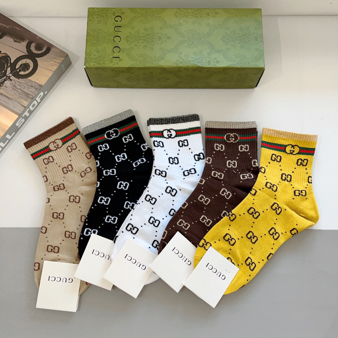 NO:294969,Packaging (5 pairs per box) Gucci Super popular small socks, pure cotton fabric, must-have for trendy people Hot products, classic letter logo mid-tube socks, you deserve super soft material, comfortable and breathable, fashionable and versatile socks, stockings, socks, gucci, socks19860909配包装（一盒5双）  Gucci 古奇 超火爆小单品袜子,纯棉面料,潮人必备 爆款,经典字母logo中筒袜,你值得拥有哦超柔软材质,舒适透气,时尚百搭款 袜子,丝袜,袜子,gucci,socks,accessory