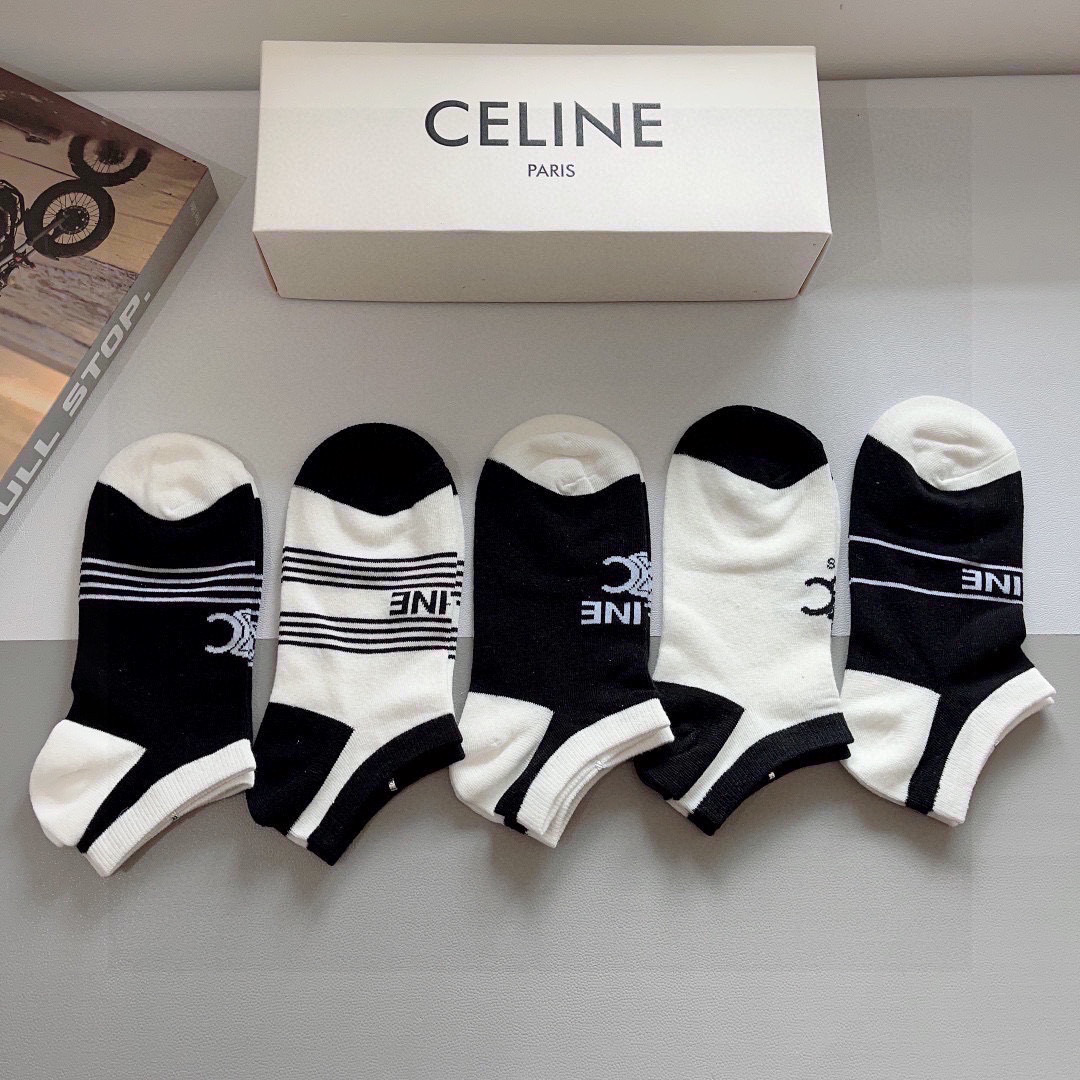 配包装（一盒5双）
CELINE  赛琳 新款船袜袜子！纯棉面料，专柜同 步中短筒袜子，💛大牌出街，潮人