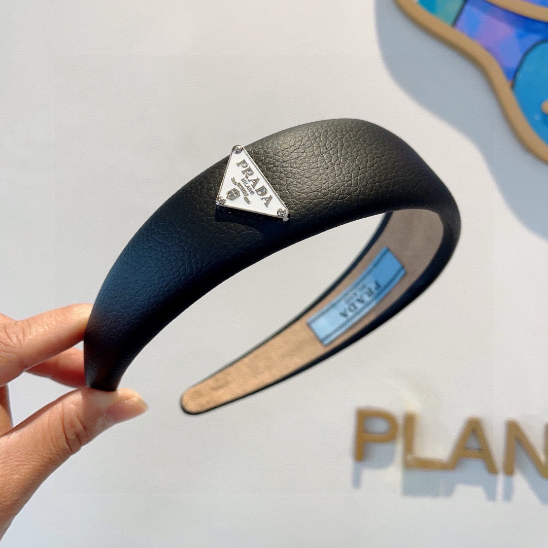 PRADA Packaging: Reversing Triangulation in New Twilight with List and Attire. - 图片 3