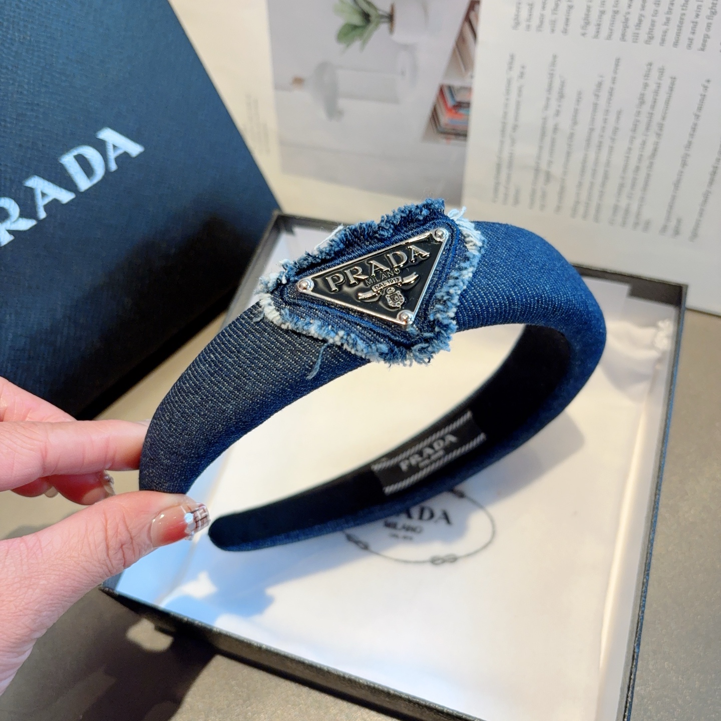 PRADA New Cowboy Triangular Letters Packaging on Page 99 - 图片 6