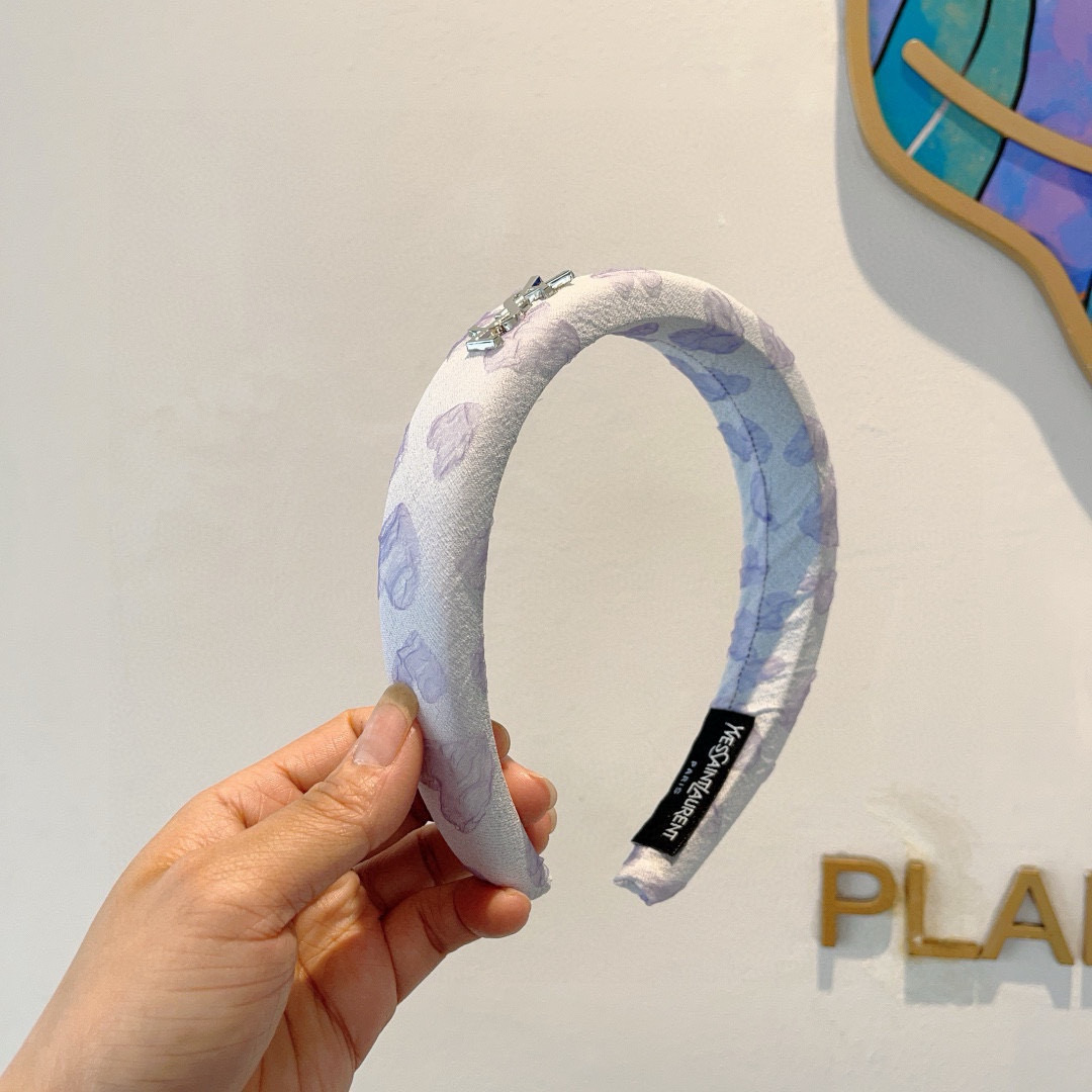 NO:300607,Packaged with YSL (Saint Laurent) new Chinese sponge headband, high-end love jacquard headband, popular internet celebrity products recommended, super exquisite, fashionable and versatile!  hairpins, hairpins, saint laurent, saint laurent, hairpins19860909配包装 YSL（圣罗兰）新款新中式海绵发箍,高级感爱心提花头箍,网红爆款推荐 搭配高端logo ,超精致时尚百搭！发夹,发夹,saint laurent,saint laurent,hairpins,accessory