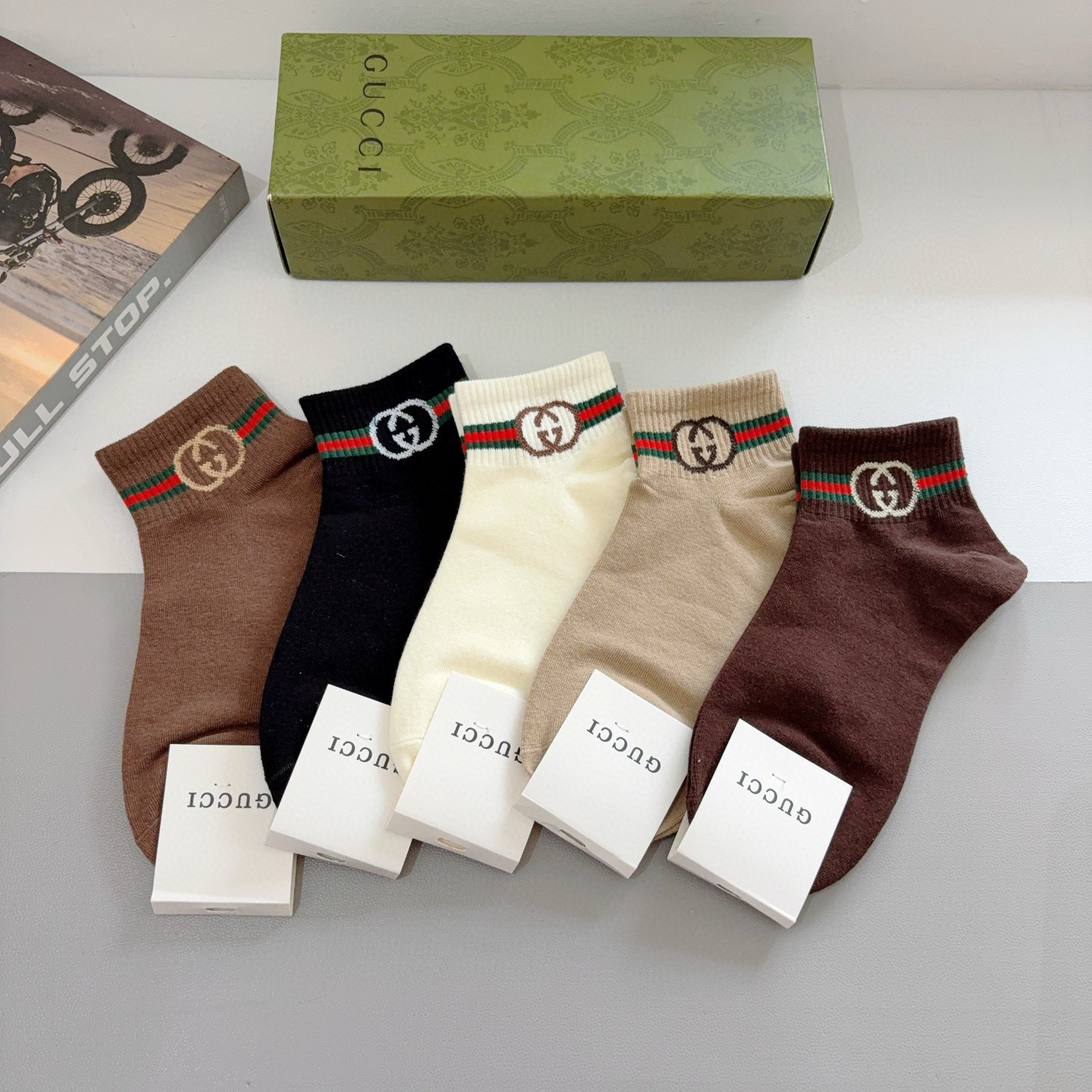 NO:297597,Packaging (5 pairs per box) GUCCI new boat socks and socks!  Pure cotton fabric, hot pattern, counter synchronous short socks, big brands on the street, trendy people must have super easy to use, stockings, socks, gucci, socks19860909配包装（一盒5双） GUCCI 古奇新款船袜袜子！纯棉面料,火爆图案,专柜同步短筒袜子,大牌出街,潮人必备超好搭补子,丝袜,袜子,gucci,socks,accessory