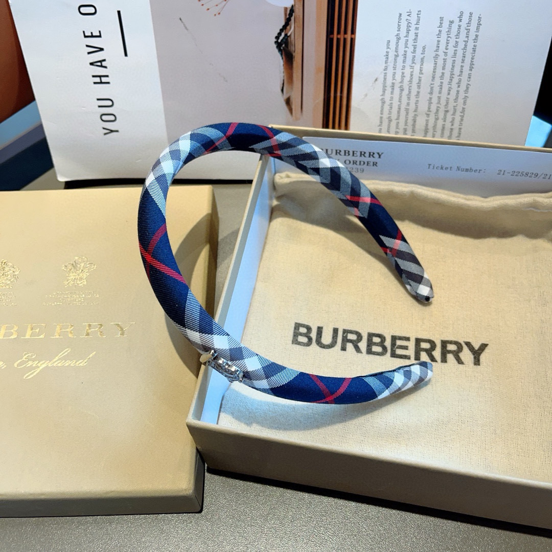 Stylish Packaging for Pablo Burberry Hair: High-Striped and Narrow-Cut Design (15 words) - 图片 5