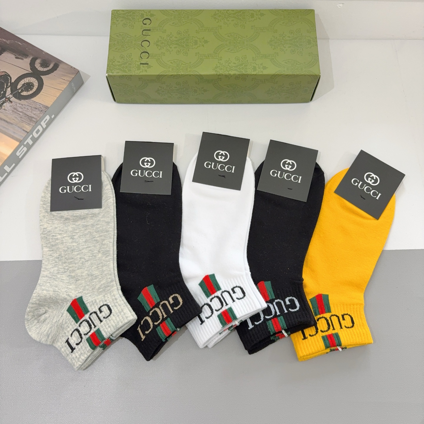 配包装（一盒5双）
 Gucci 古奇 ins超火爆短款袜，纯棉面料，潮人必备 ，Gucci 爆款，经典