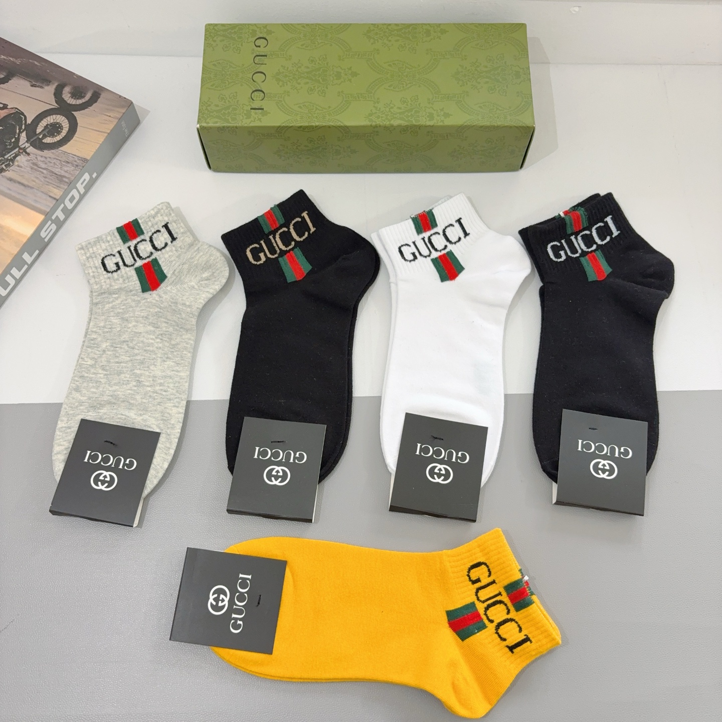 配包装（一盒5双）
 Gucci 古奇 ins超火爆短款袜，纯棉面料，潮人必备 ，Gucci 爆款，经典