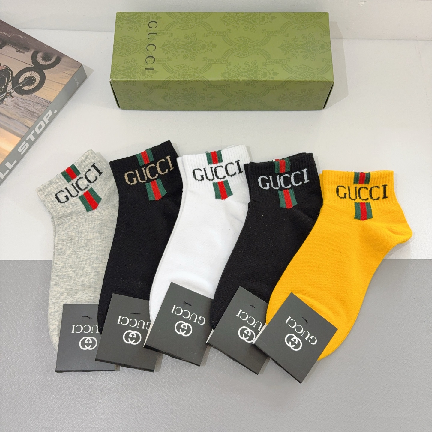 配包装（一盒5双）
 Gucci 古奇 ins超火爆短款袜，纯棉面料，潮人必备 ，Gucci 爆款，经典