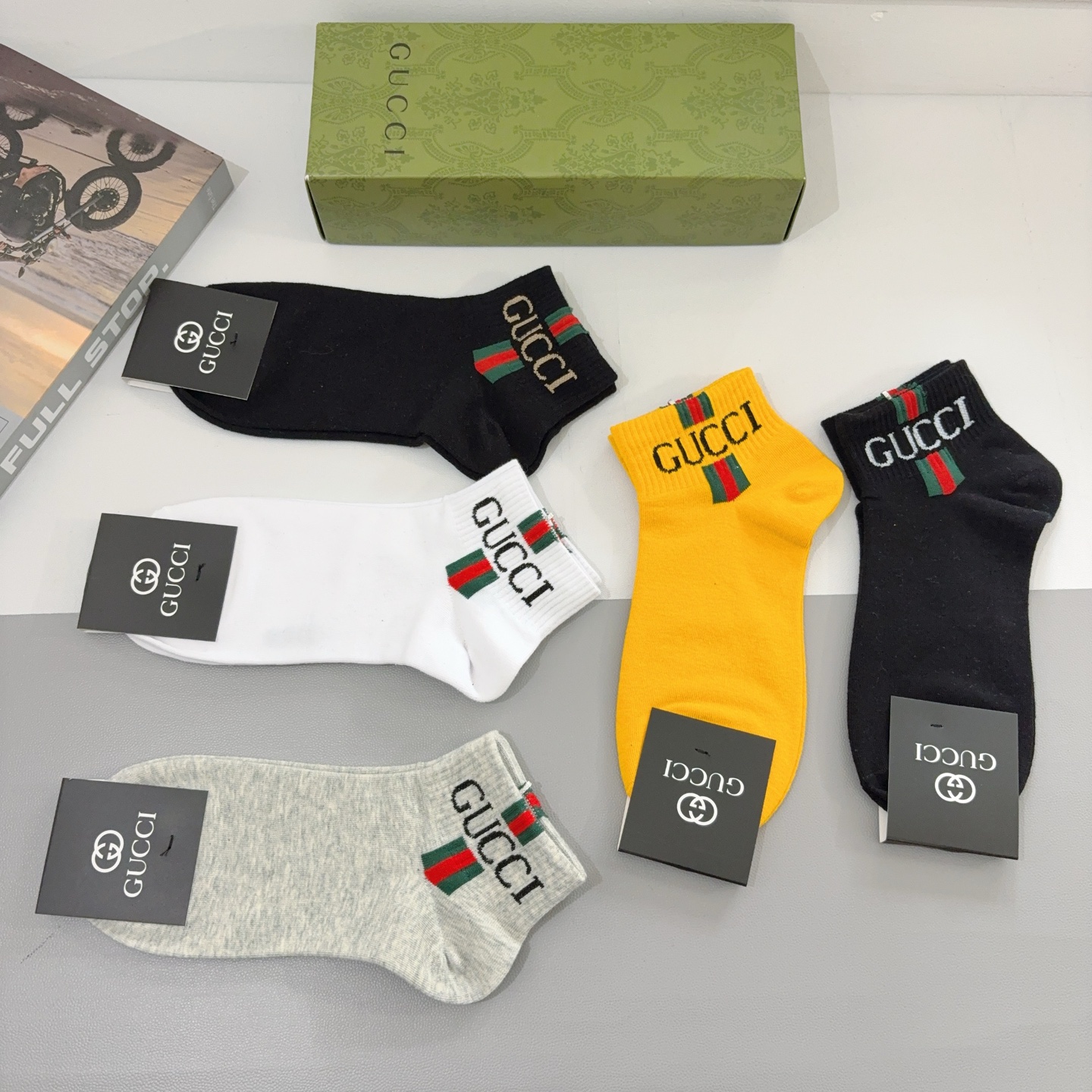 配包装（一盒5双）
 Gucci 古奇 ins超火爆短款袜，纯棉面料，潮人必备 ，Gucci 爆款，经典