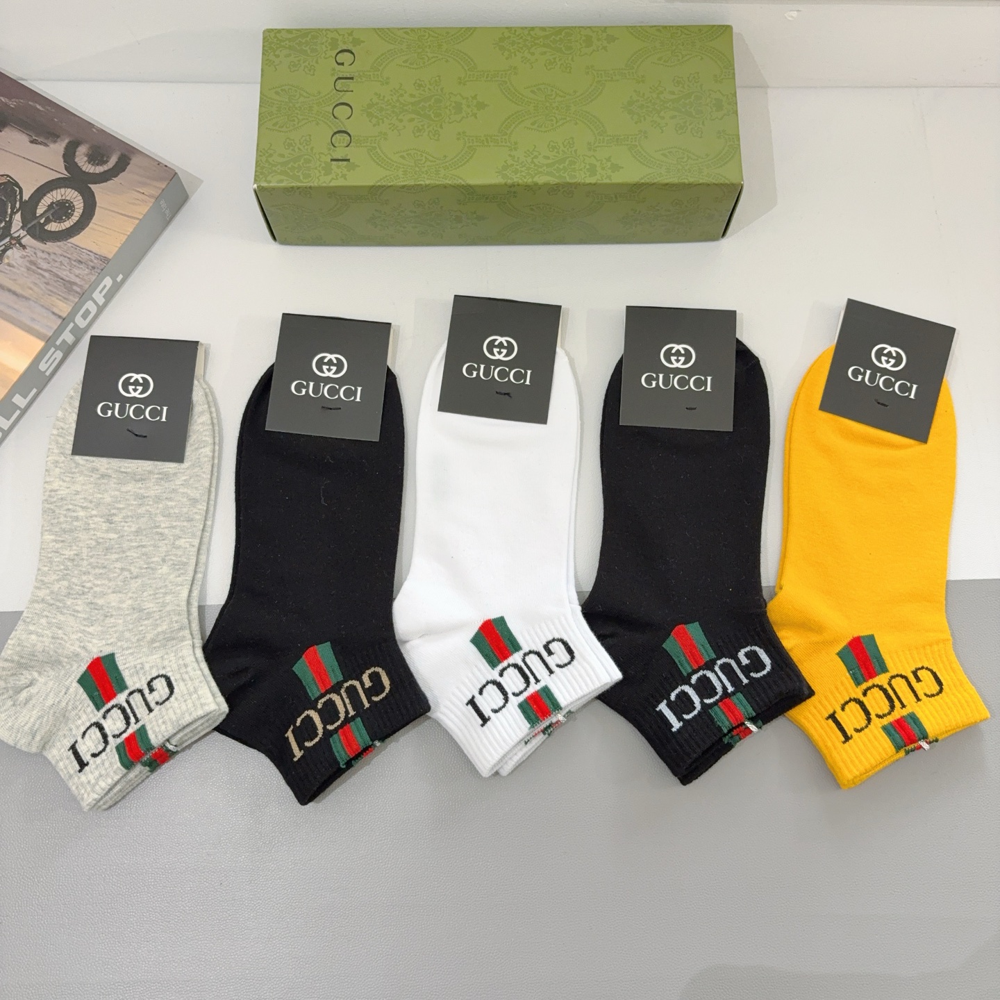 配包装（一盒5双）
 Gucci 古奇 ins超火爆短款袜，纯棉面料，潮人必备 ，Gucci 爆款，经典