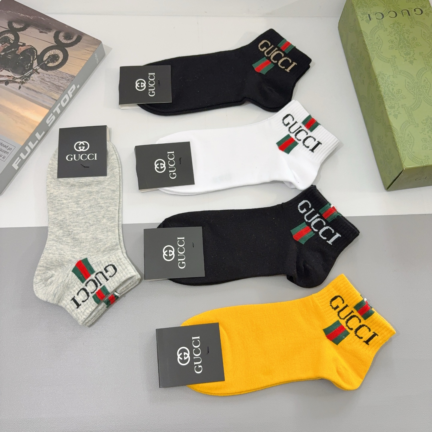 配包装（一盒5双）
 Gucci 古奇 ins超火爆短款袜，纯棉面料，潮人必备 ，Gucci 爆款，经典