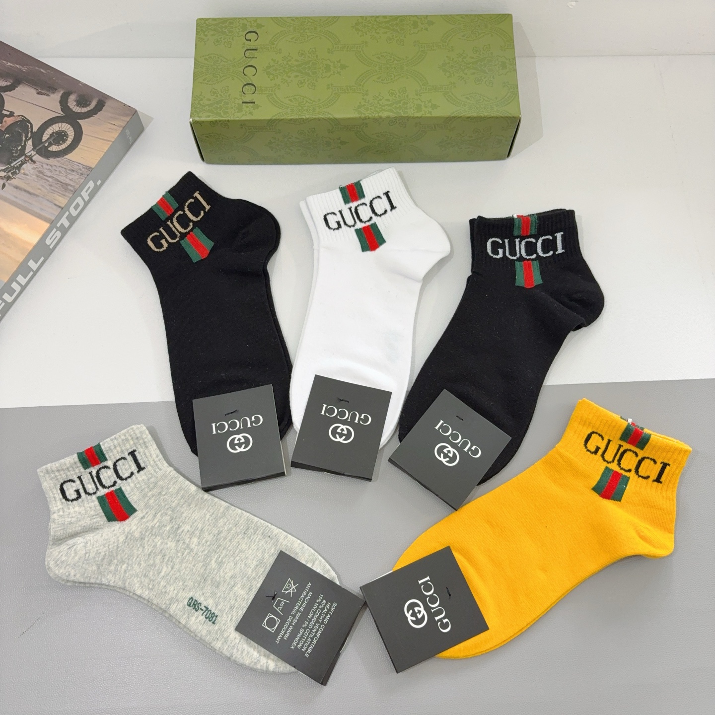 配包装（一盒5双）
 Gucci 古奇 ins超火爆短款袜，纯棉面料，潮人必备 ，Gucci 爆款，经典