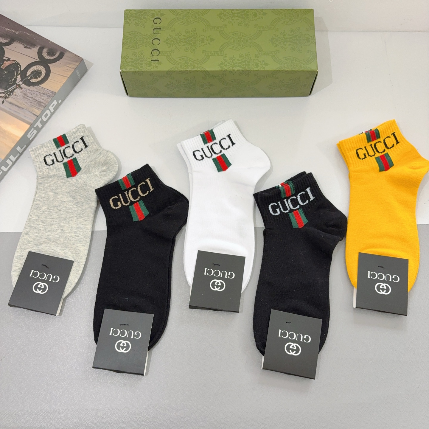 配包装（一盒5双）
 Gucci 古奇 ins超火爆短款袜，纯棉面料，潮人必备 ，Gucci 爆款，经典