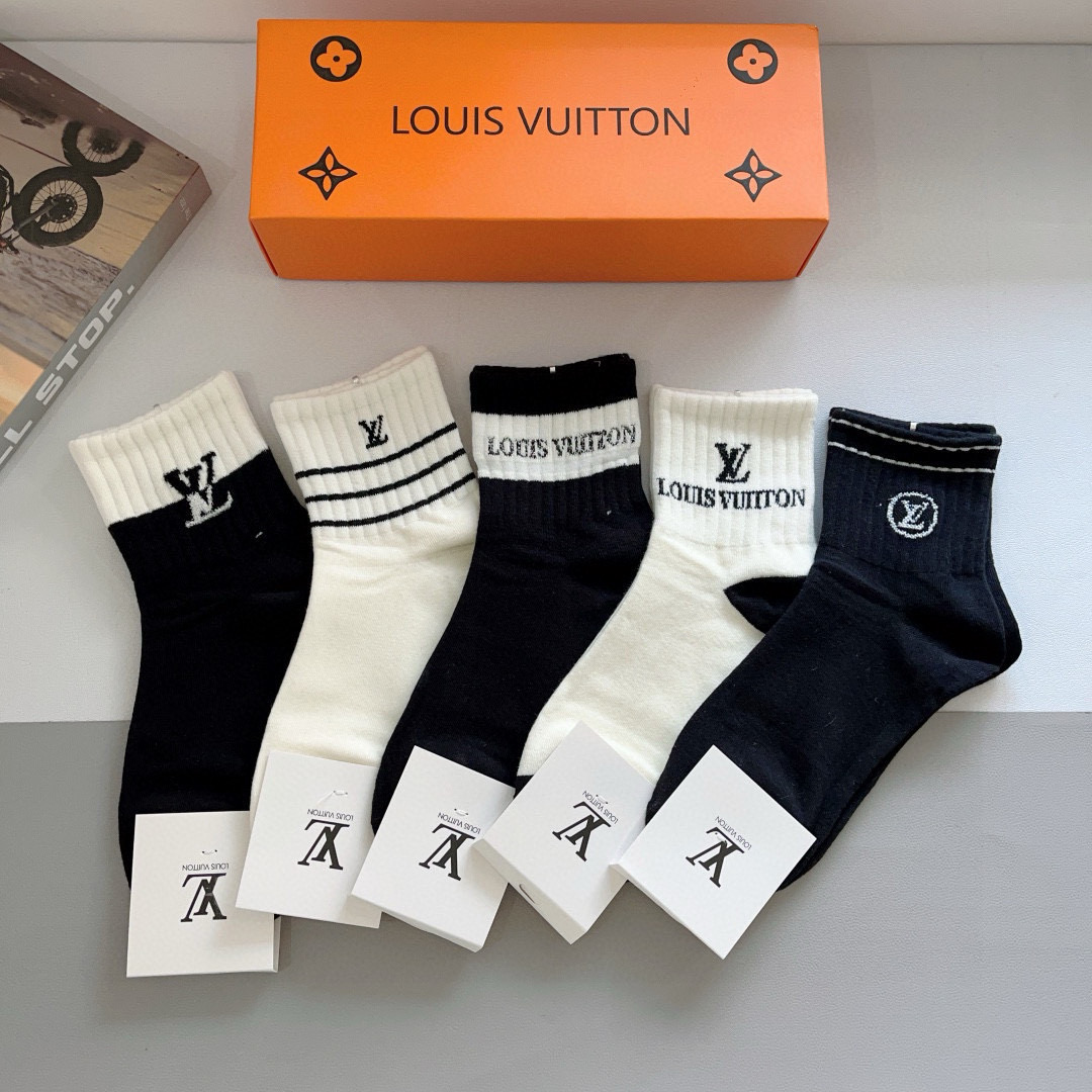 NO:297872,Packaging (5 pairs per box) LV Louis Vuitton Super popular small items, bamboo cotton fabric, must-have for trendy people Hot products, classic letter logo mid-tube socks, personalized fashionable and versatile style, you deserve to have combed cotton fabric, super soft material, comfortable and breathable, fashionable and versatile style Socks, stockings, socks, louis vuitton, louis vuitton, socks19860909配包装（一盒5双）  LV 路易威登 超火爆小单品,竹棉面料,潮人必备 爆款,经典字母logo中筒袜,个性时尚百搭款,你值得拥有哦精梳棉面料,超柔软材质,舒适透气,时尚百搭款 袜子,丝袜,袜子,louis vuitton,louis vuitton,socks,accessory