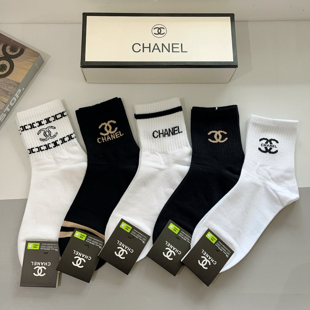 NO:297656,Packaging (one box of 5 pairs) CHANEL New alphabet men's mid-tube socks!  Hot counter synchronous socks, big brands are on the street, trendy people must have super easy to match socks, stockings, socks, chanel, chanel, socks19860909配包装（一盒5双） CHANEL 香奈儿 新款字母男款中筒袜子！爆款专柜同步袜子,大牌出街,潮人必备超好搭袜子,丝袜,袜子,chanel,chanel,socks,accessory