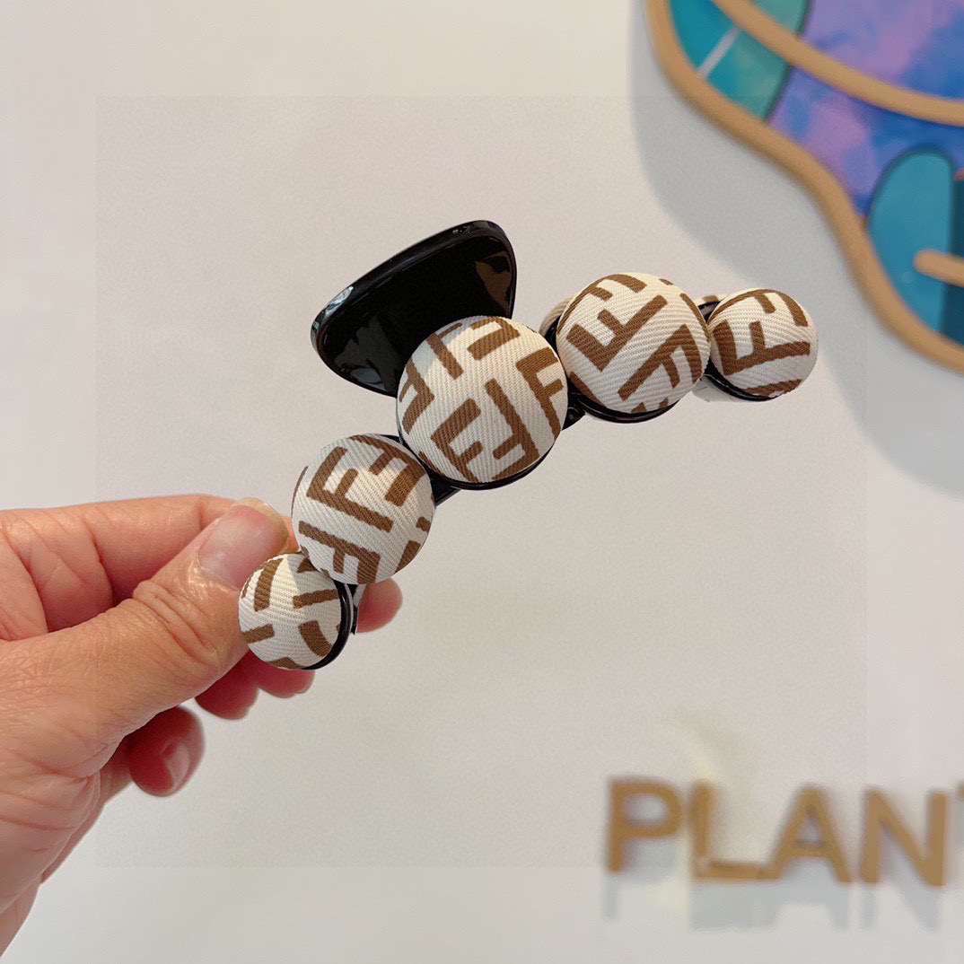 FENDI Hairpins: Accumen Grabs, Super-Pretty Edges for Goddesses – Packaging Review - 图片 2