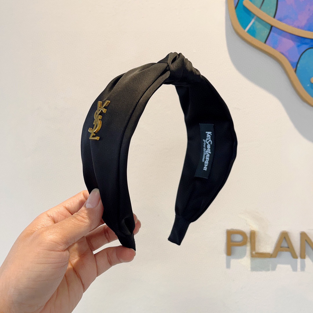 St. Roland’s New ESFEPO: Hot, Smooth, Wide-Faced Packaging (p. 99)