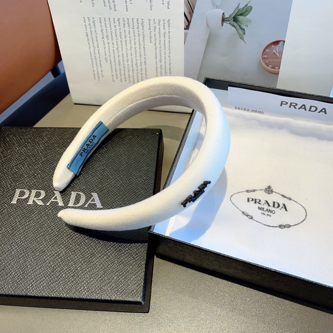PRADA’s New Trendy Packaging with Multicolor Options for Fashionable Appeal - 图片 8