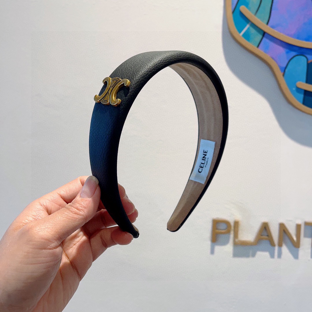 Trendy Twig Tattoo Packaging on Page 99 for CELINE Brand – Stylish and Comfortable Design. - 图片 2