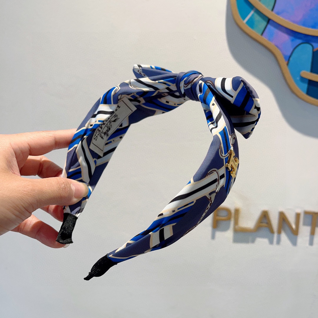 Luxury Silk Packaging: Hermes, Fire-Ordered Butterflies, and Exquisite Web-Colored Imports - 图片 4