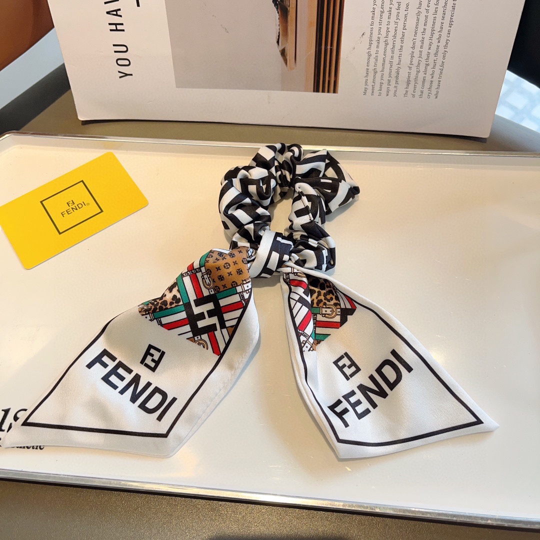 Luxury Packaging Featuring FENDI Double F Letters and High-End Korean Leather Bands - 图片 1