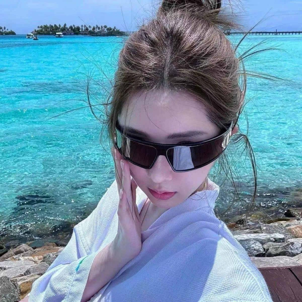 [Dior Eyewear]Packaging DIOR and Dior CD sunglasses can be used as both hair b
