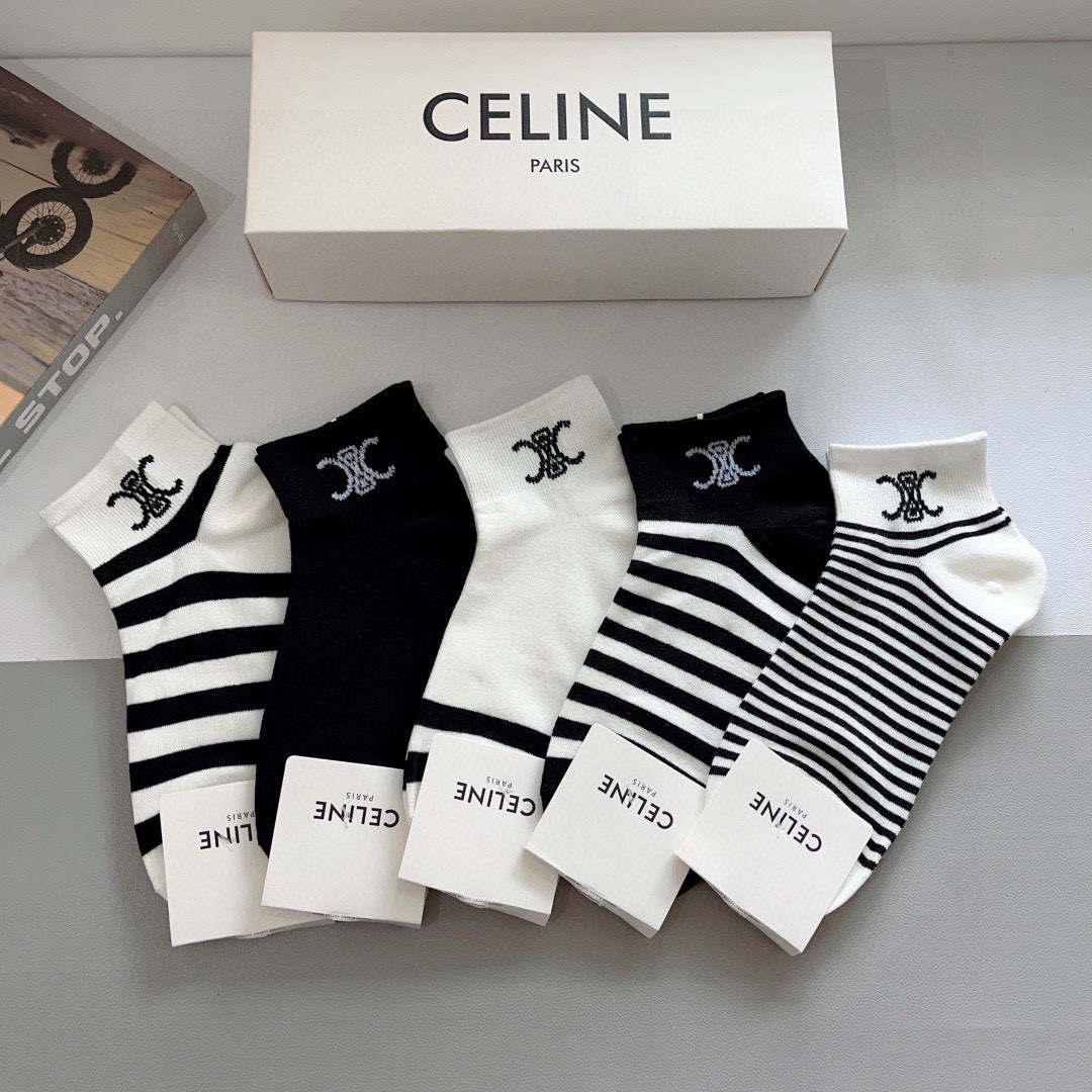NO:298532,Packaging (one box of 5 pairs) CELINE New boat socks and socks!  Pure cotton fabric, counter synchronous medium and short tube socks, big brands on the street, trendy people must have super easy to match socks, stockings, socks, celine, celine, socks19860909配包装（一盒5双） CELINE 赛琳 新款船袜袜子！纯棉面料,专柜同 步中短筒袜子,大牌出街,潮人必备超好搭袜子,丝袜,袜子,celine,celine,socks,accessory