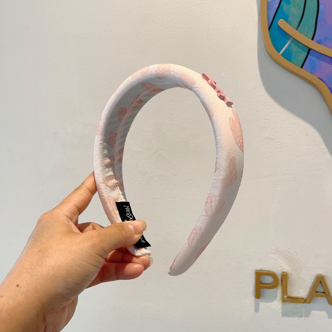 YSL’s High-End Chinese Sponge Hair Packaging and Online Marketing Strategy - 图片 2