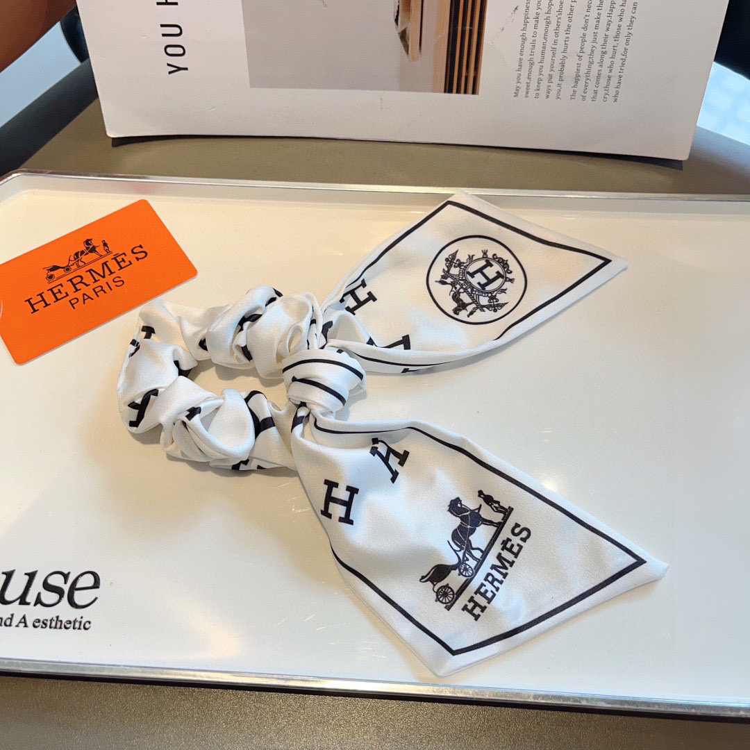 Luxury Hermes Packaging Featuring Butterfly Bowels and High-End Korean Leather Bands - 图片 4