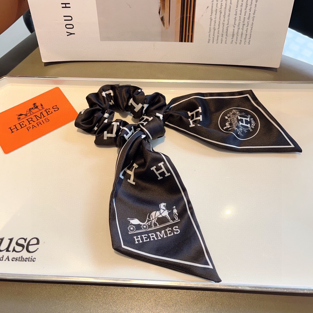 Luxury Packaging Featuring Hermes Double H Letters and High-End Korean Leather Bands - 图片 3