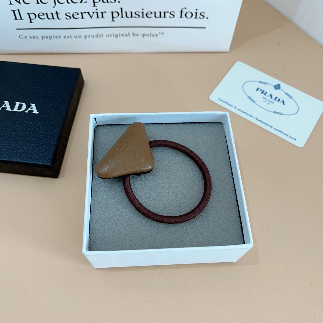 PRADA Red Hair Loops: Fashionable High Pony Tail Packaging for Stress-Free Comfort - 图片 2
