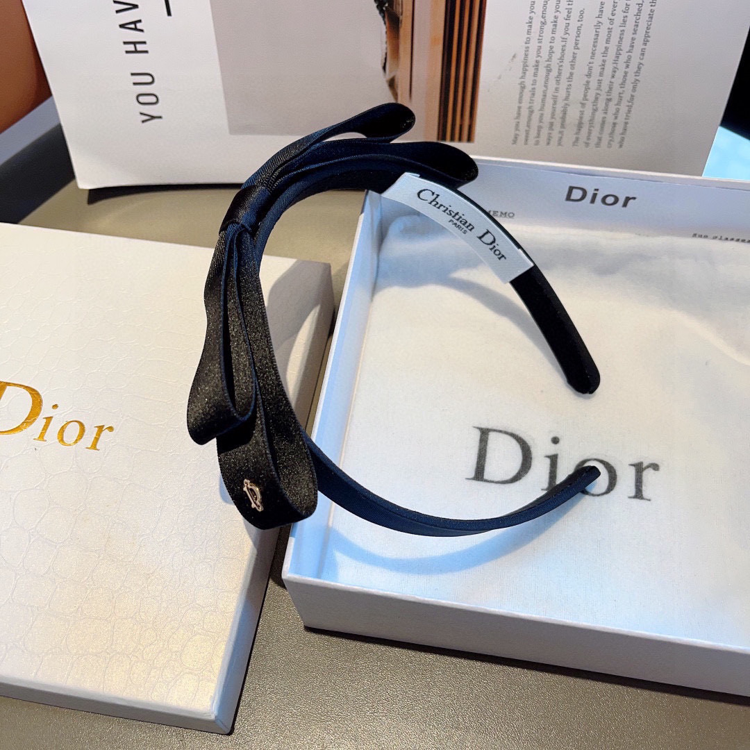 Dior’s Sensored Hairball Packaging Enhances Glamour for Fresh Look - 图片 7