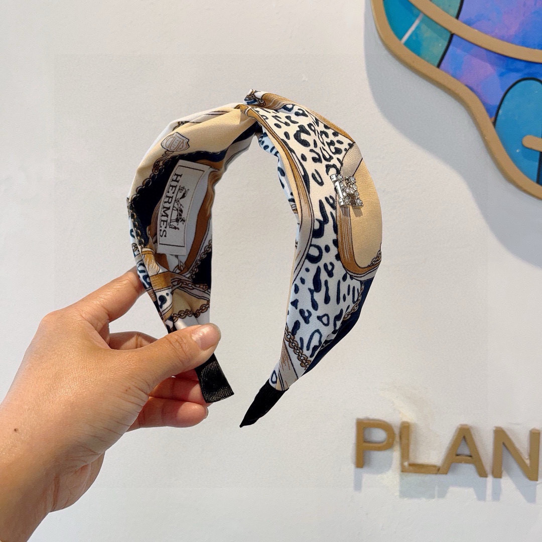 Luxury Packaging: Hermes Silk Fabric Imports and Exports (19 words)