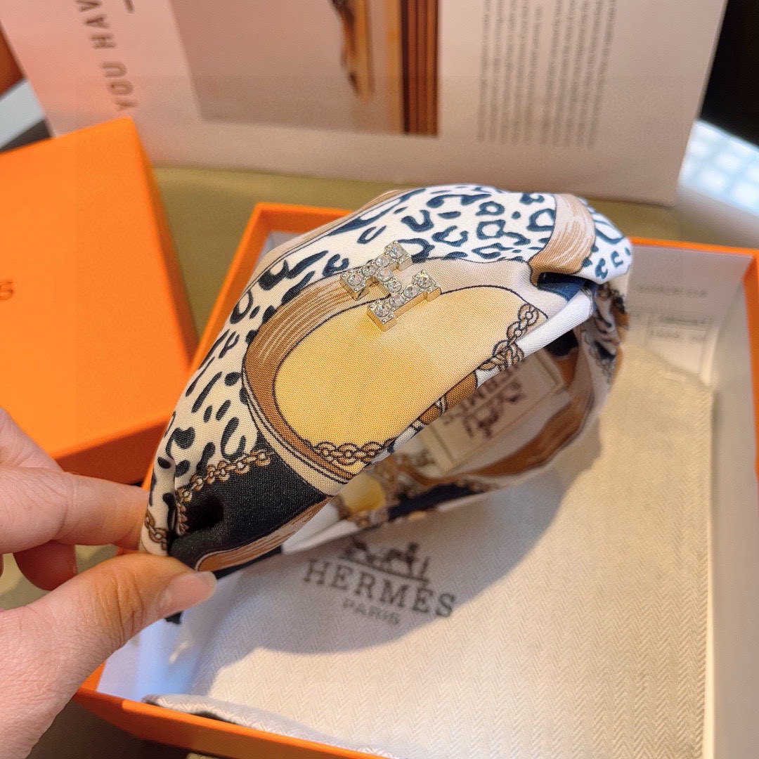 Luxury Packaging: Hermes Silk Fabric Imports and Exports (19 words) - 图片 6