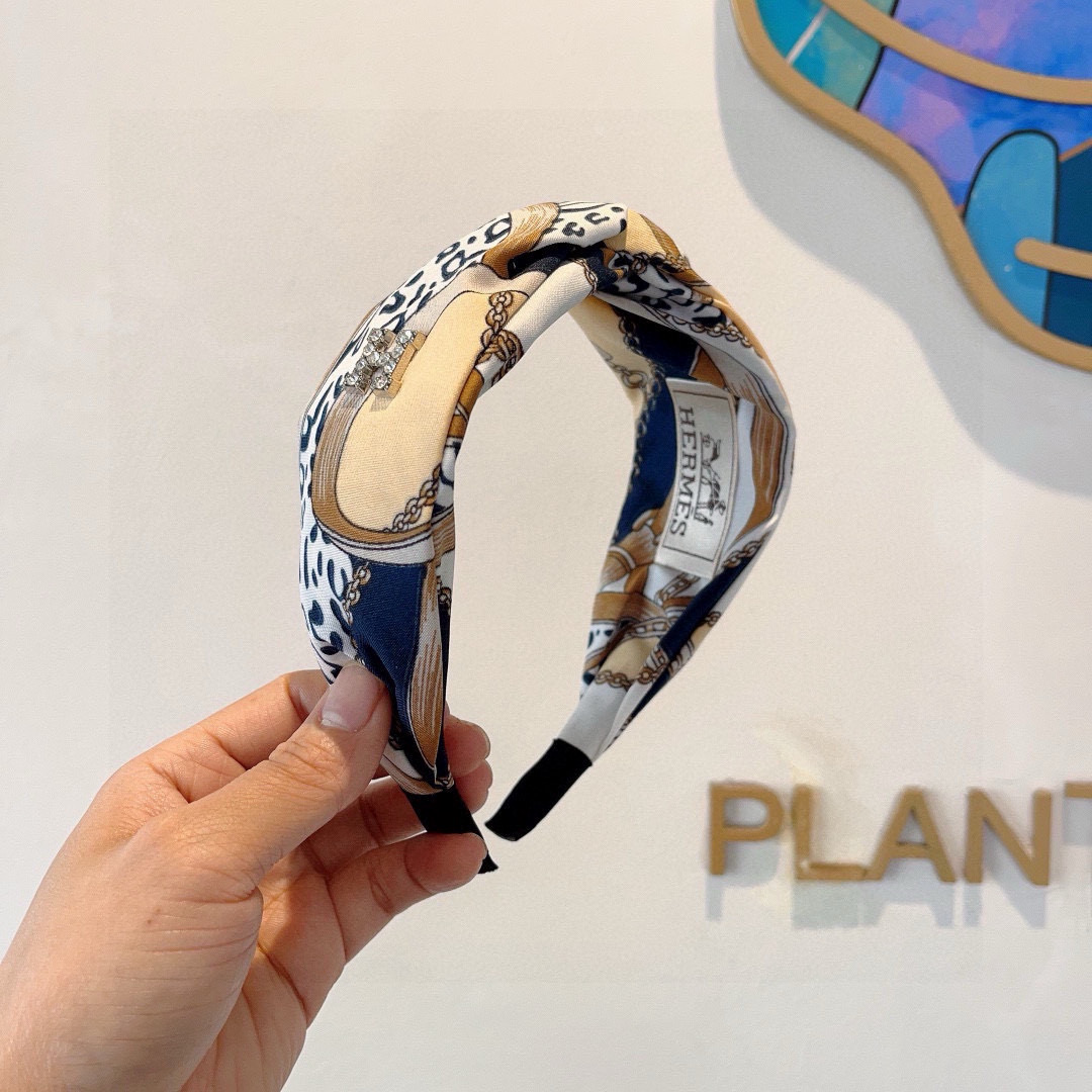 Luxury Packaging: Hermes Silk Fabric Imports and Exports (19 words) - 图片 2