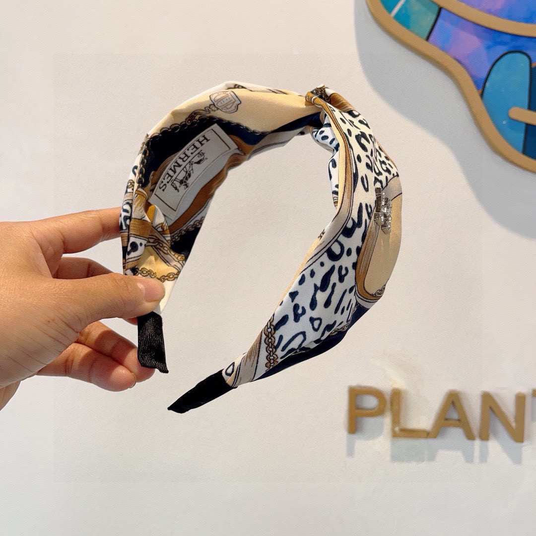 Luxury Packaging: Hermes Silk Fabric Imports and Exports (19 words) - 图片 4