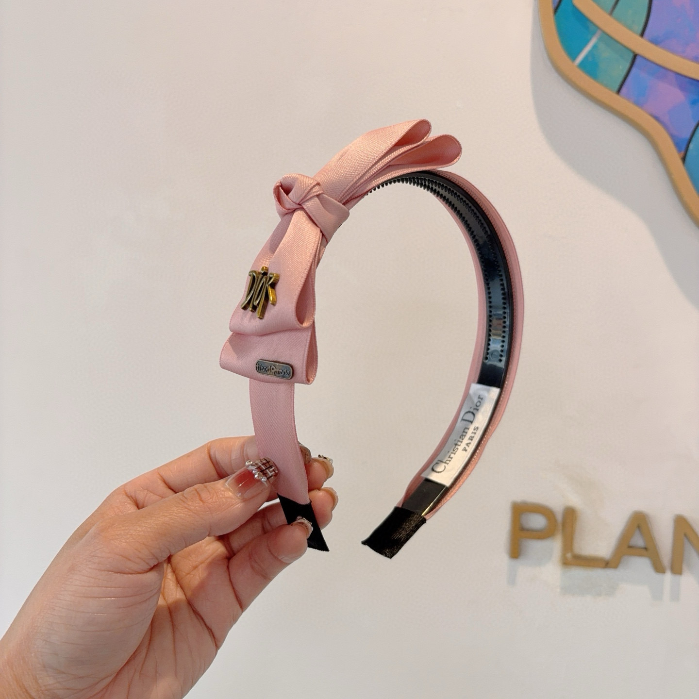 Dior’s New High-Profile Hairdresser: Packaging Innovation (p. 99) - 图片 1