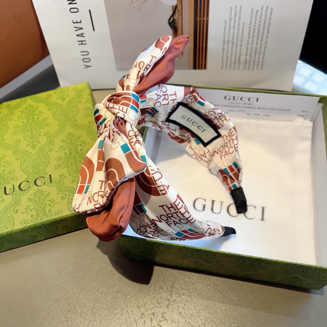 Gucci Red Classic Butterflies Packaging on Page 99: Iconic Fashion Statement. - 图片 5