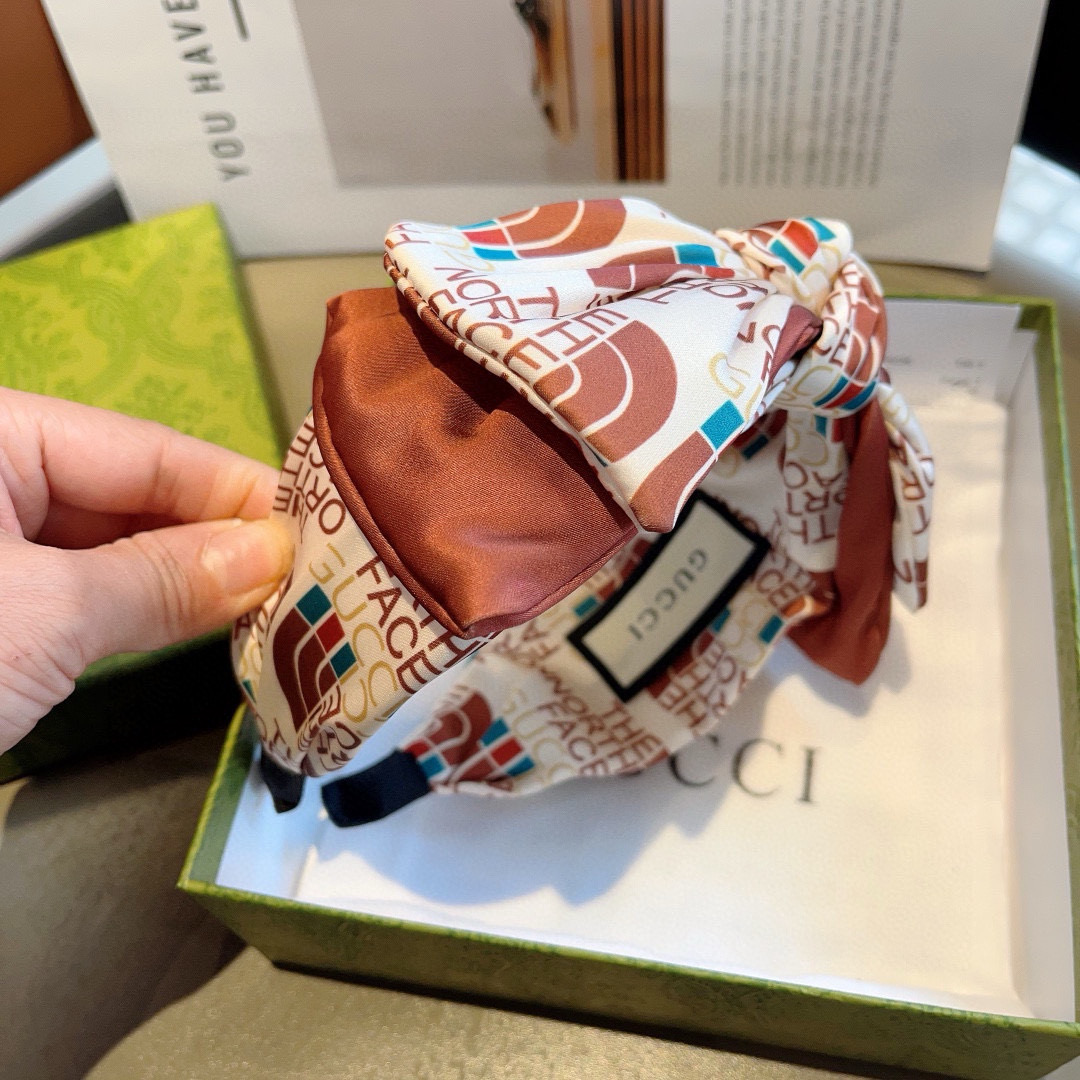 Gucci Red Classic Butterflies Packaging on Page 99: Iconic Fashion Statement. - 图片 7